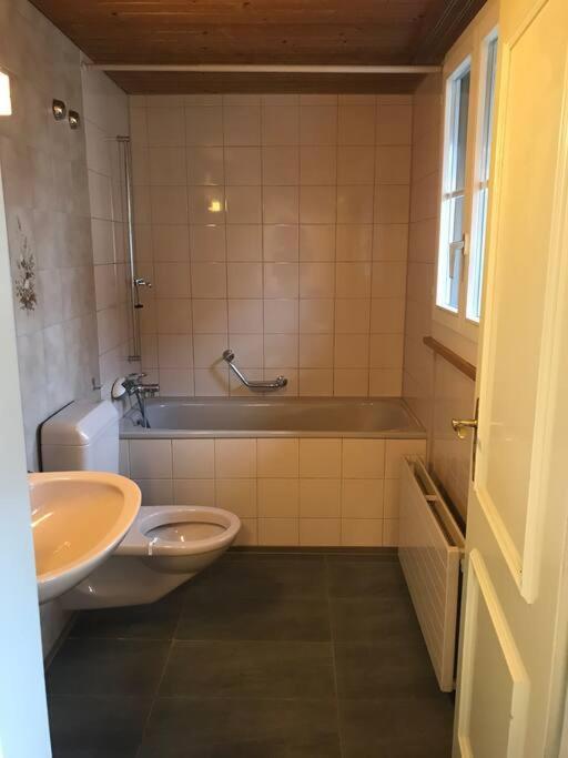 Simple Flat 72 M2 In The Centre Of Burgdorf With Private Parking Apartment ภายนอก รูปภาพ